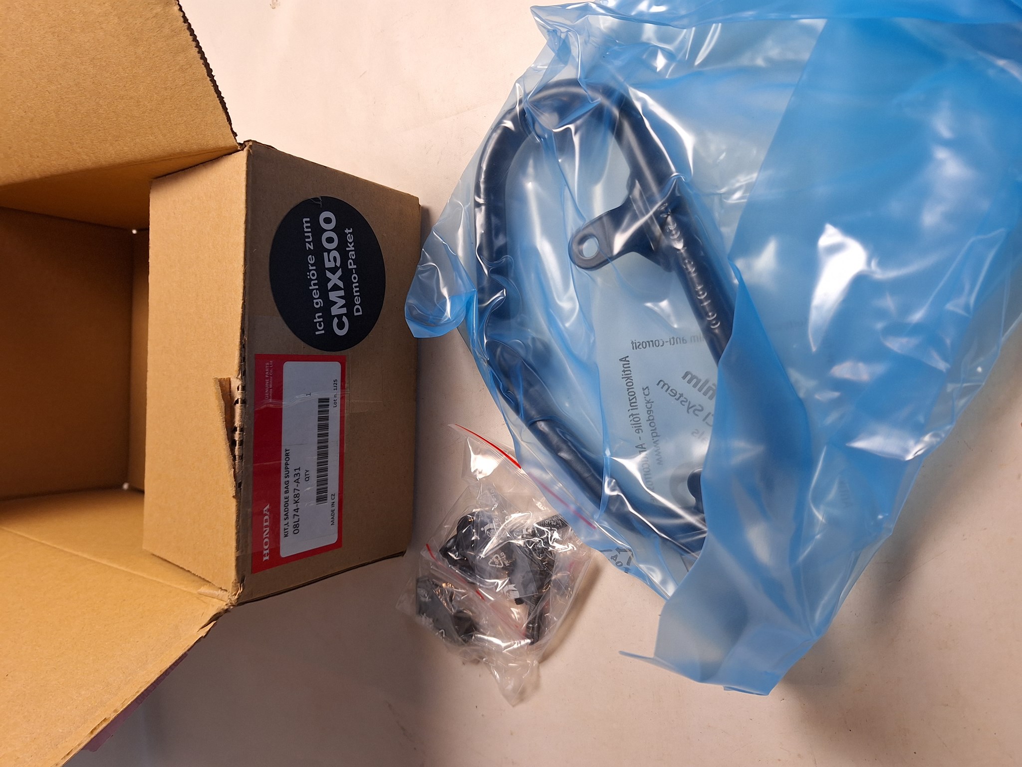 Picture of KIT,LEFT SADDLE BAG SUPPO  08L74-K87-A31  REBELL 500